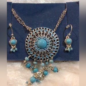 Turquoise color medallion gift set necklace and earrings